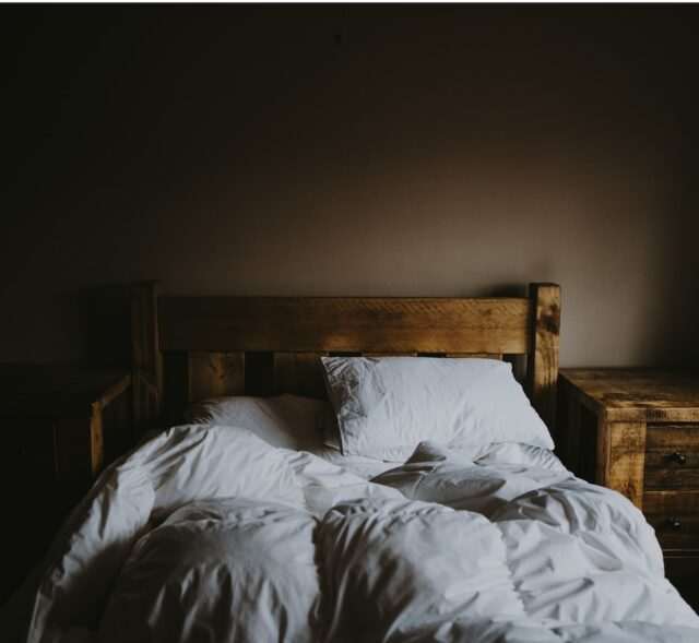 Photo by Annie Spratt 1 white comforter