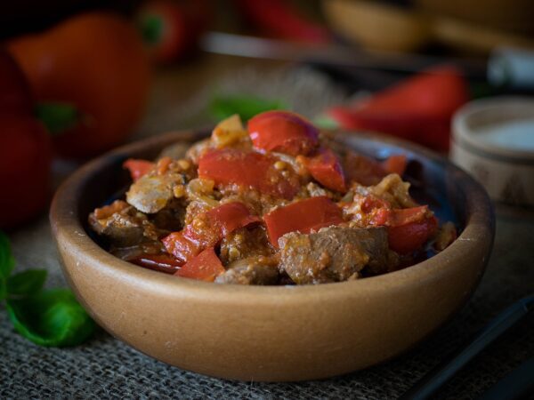 chicken liver, liver with vegetables, hot dish